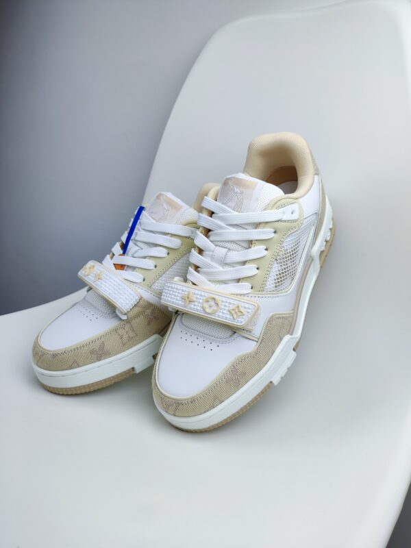 New Collection LV Trainer 043