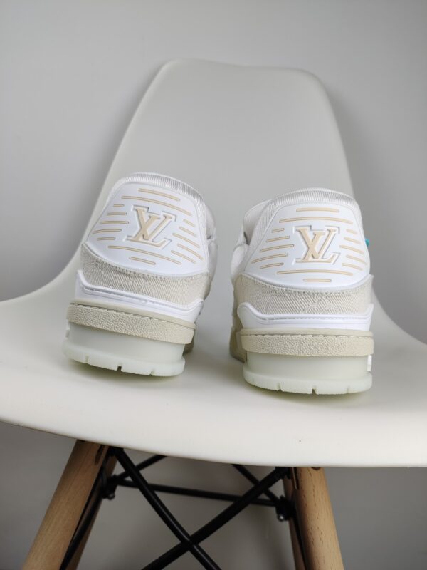 New Collection LV Trainer 053