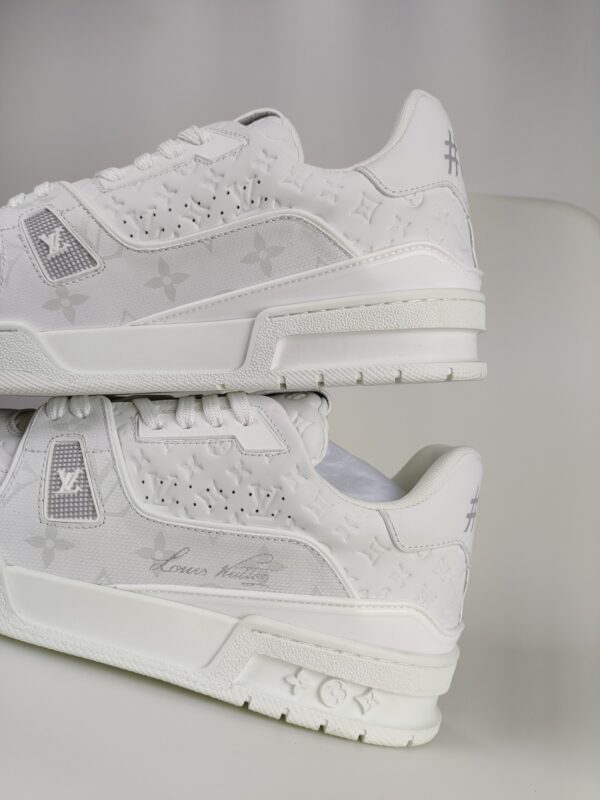 New Collection LV Trainer 040