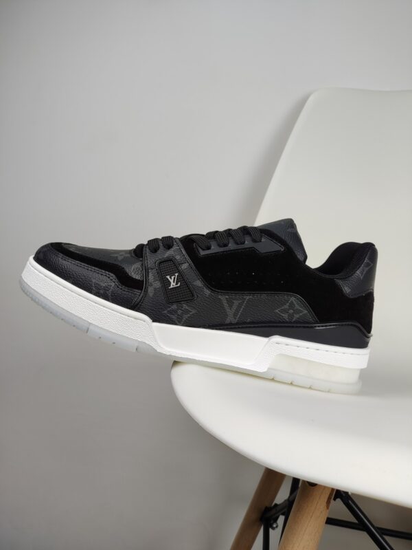 New Collection LV Trainer 002