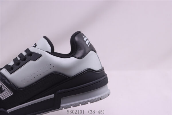 New Collection LV Trainer 059