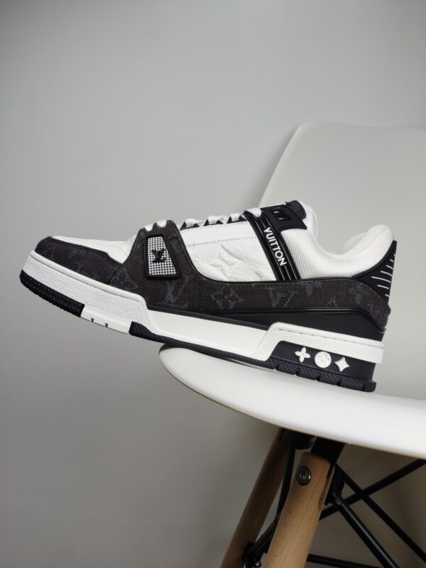 New Collection LV Trainer 007