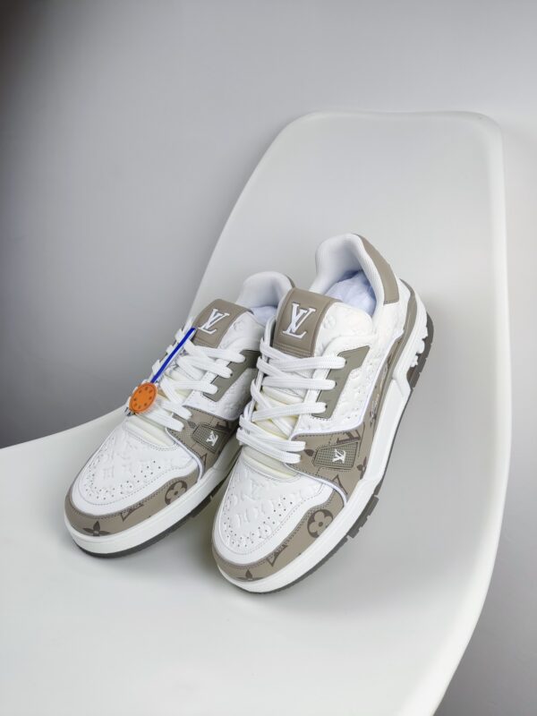 New Collection LV Trainer 035