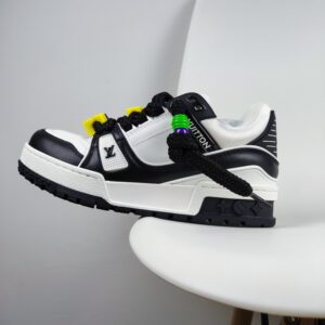 New Collection LV Trainer 019