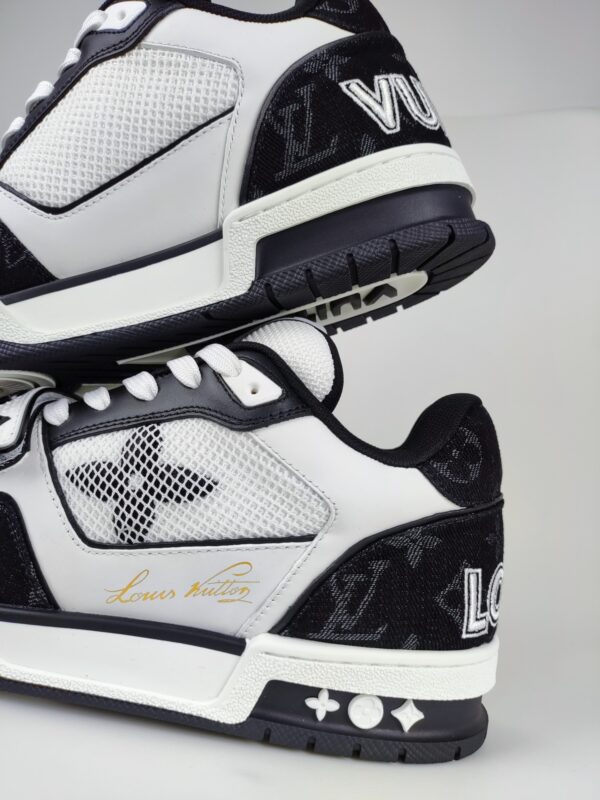 New Collection LV Trainer 044