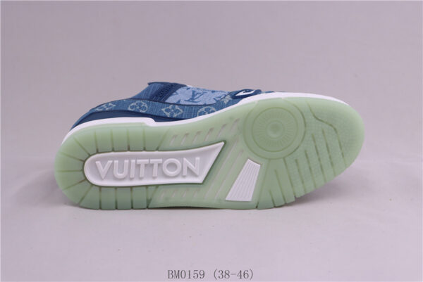 New Collection LV Trainer 071