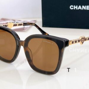 Chanel A95076 54 21 142 a06 1940511