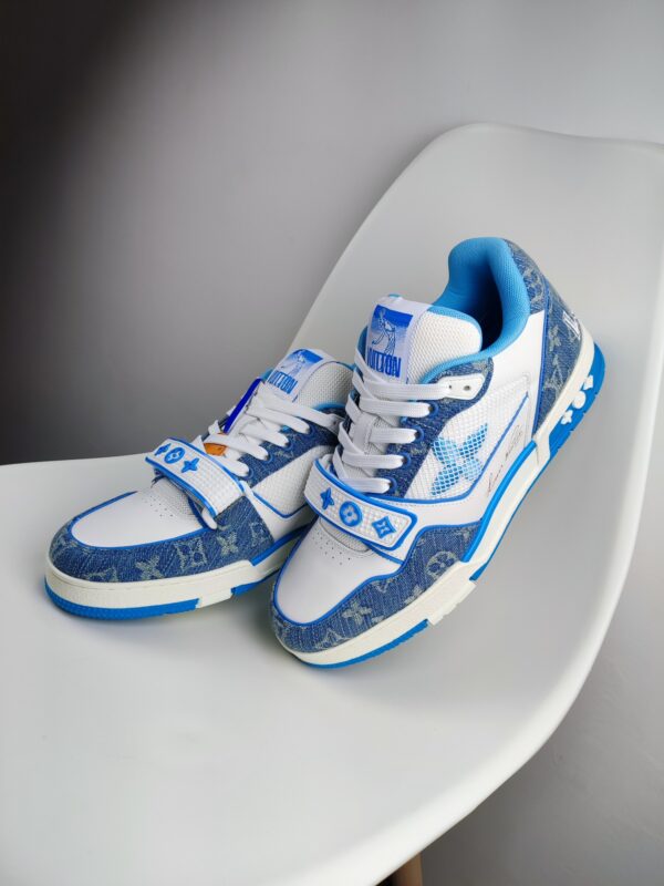 New Collection LV Trainer 042