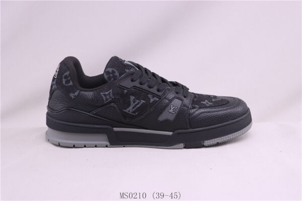 New Collection LV Trainer 058