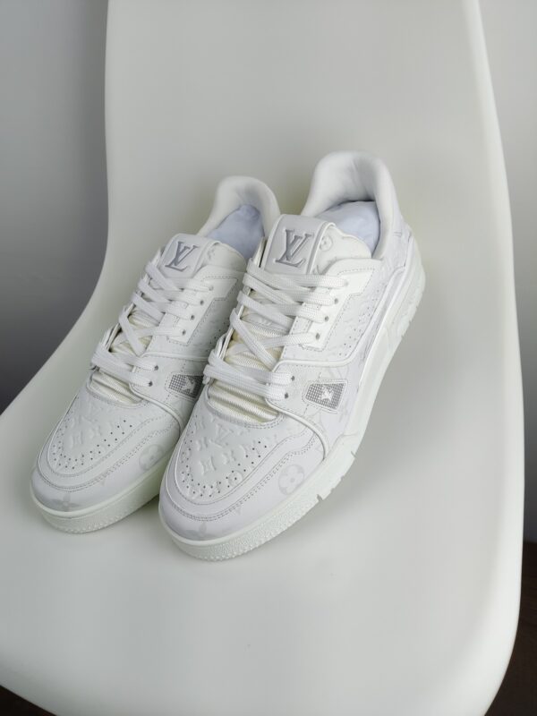 New Collection LV Trainer 040