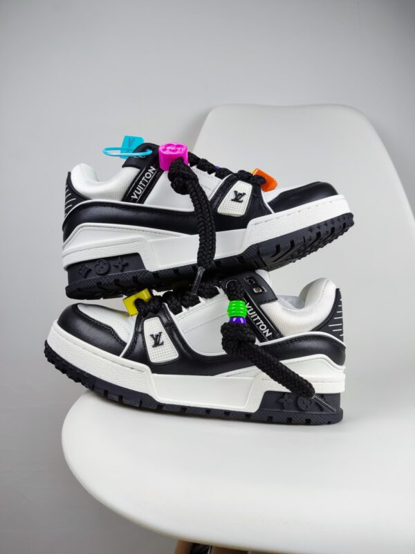 New Collection LV Trainer 019