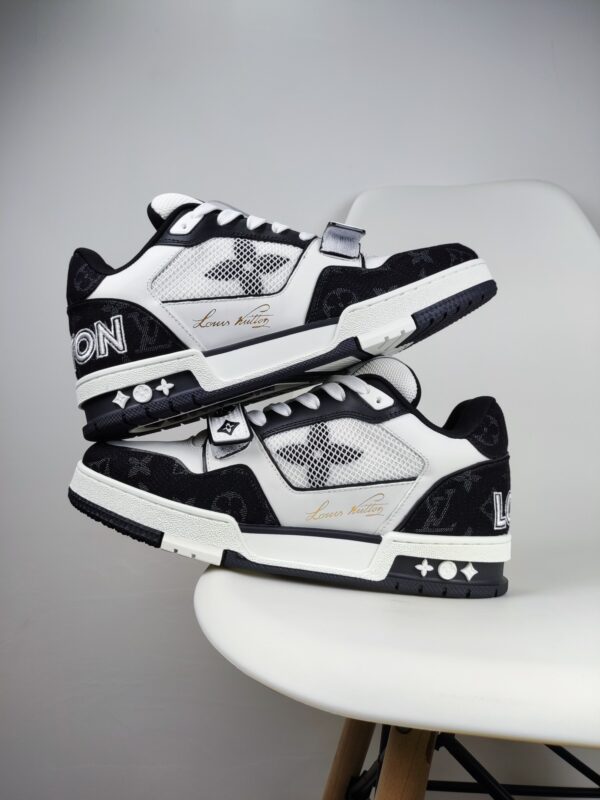 New Collection LV Trainer 044