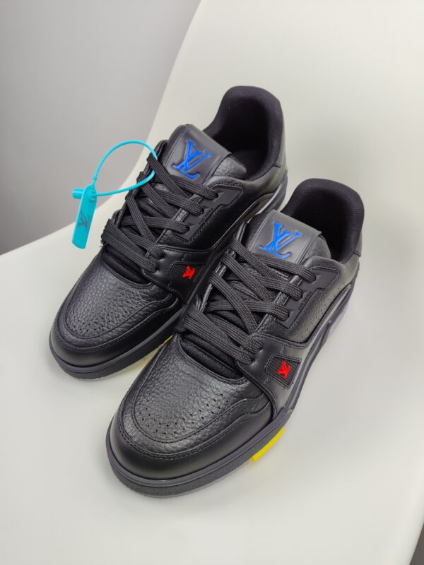 New Collection LV Trainer 052