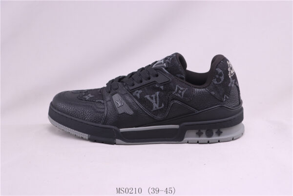 New Collection LV Trainer 058