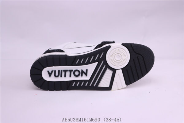 New Collection LV Trainer 080