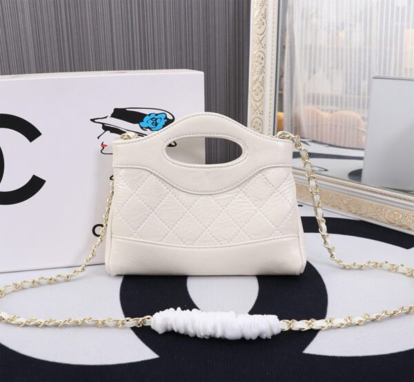 New Collection Chanel Bag 695