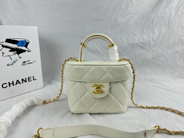 New Collection Chanel Bag 679