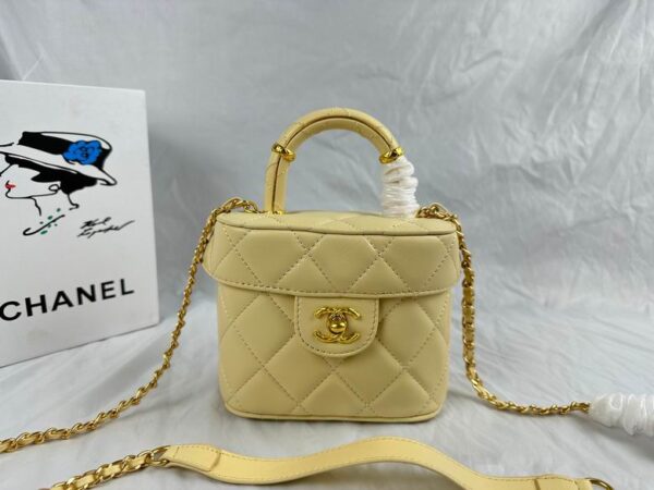 New Collection Chanel Bag 679