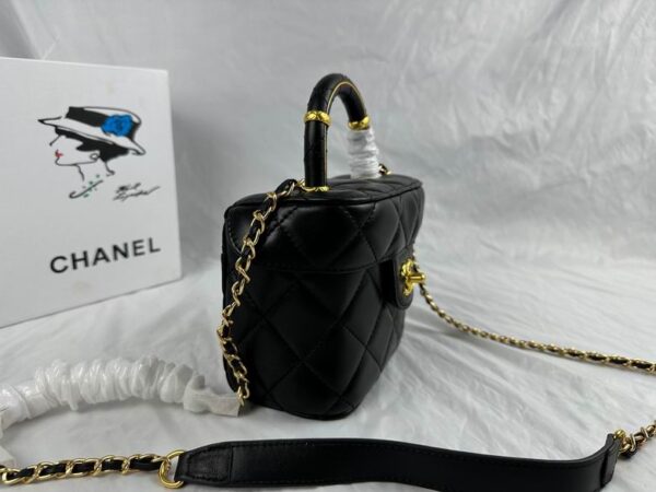 New Collection Chanel Bag 679