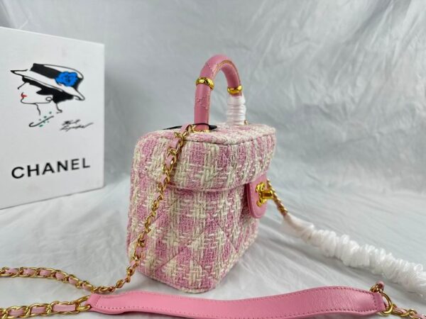 New Collection Chanel Bag 679