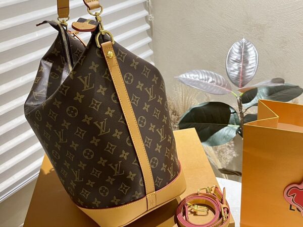 New Collection LV Bag 1550