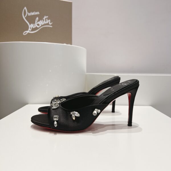 New Collection Christian Louboutin Shoes 009