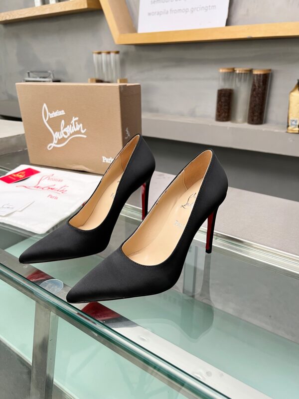 New Collection Christian Louboutin Shoes 011