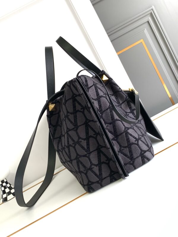 New Collection Valentino Bag 28