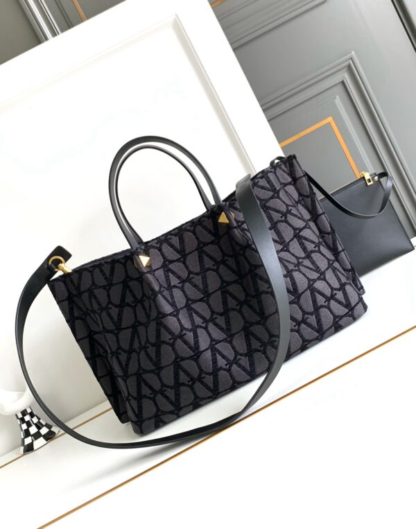 New Collection Valentino Bag 28