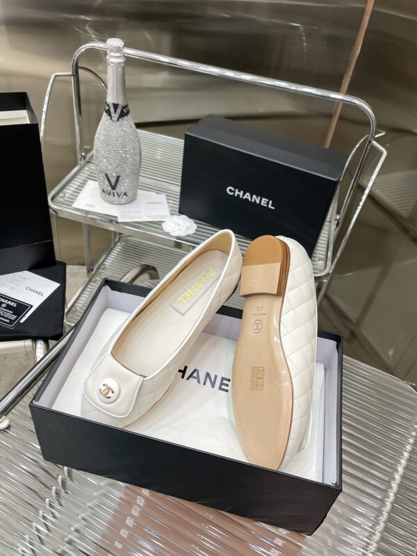 New Collection Chanel Shoes 254