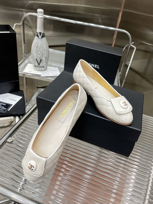 New Collection Chanel Shoes 254