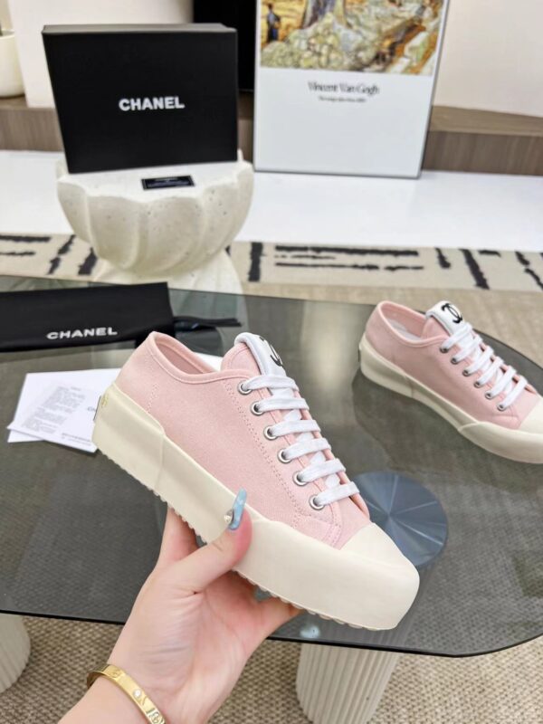 New Collection Chanel Shoes 279