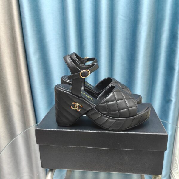 New Collection Chanel Shoes 273