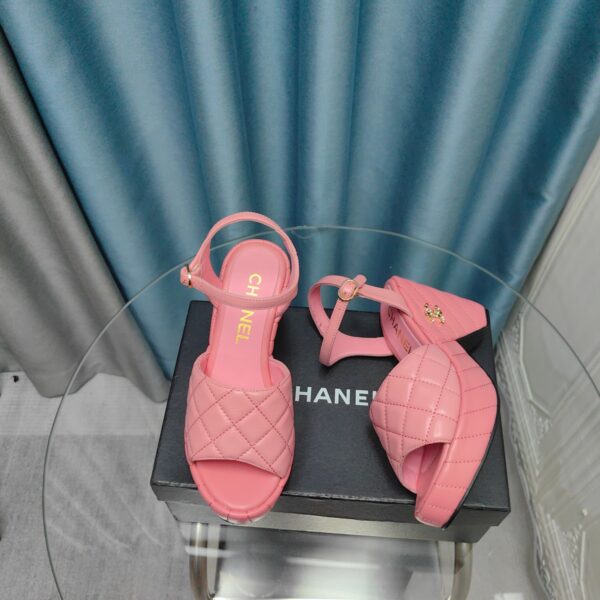 New Collection Chanel Shoes 273