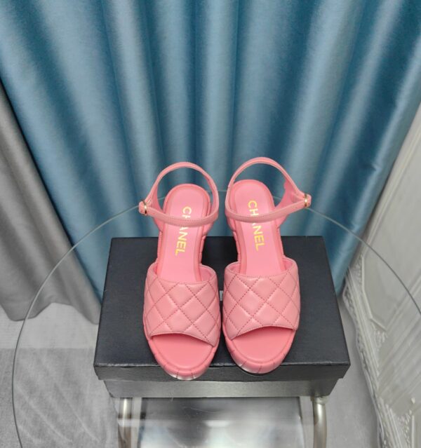 New Collection Chanel Shoes 273