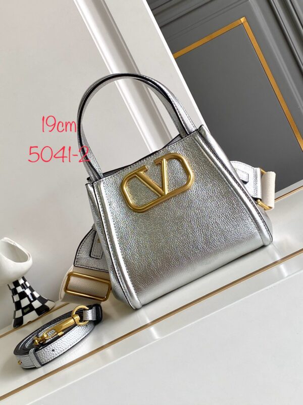 New Collection Valentino Bag 27