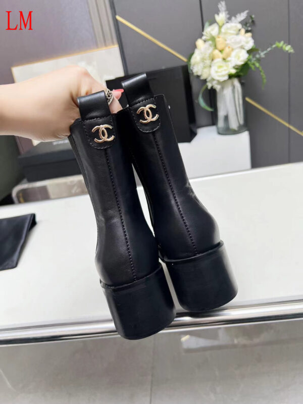 New Collection Chanel Shoes 333