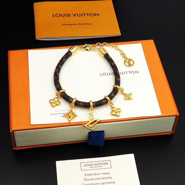 New Collection LV Bracelet 84