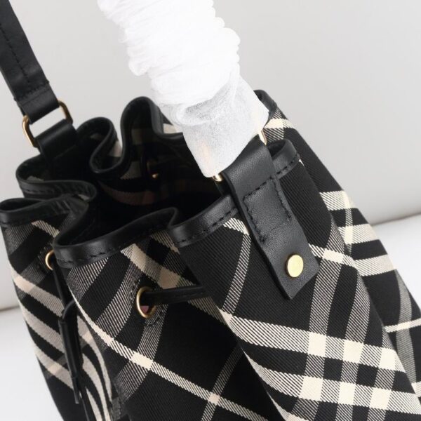 New Collection Burberry Bag 074