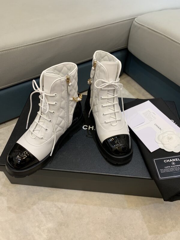 New Collection Chanel Shoes 377