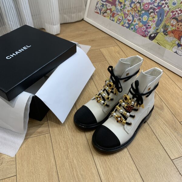 New Collection Chanel Shoes 355