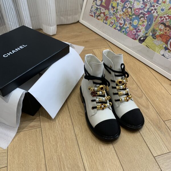 New Collection Chanel Shoes 355