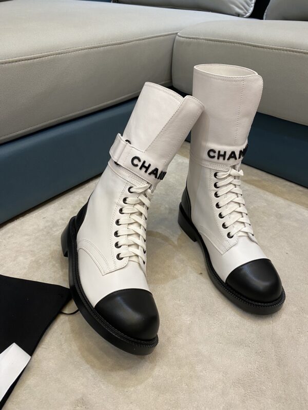 New Collection Chanel Shoes 379