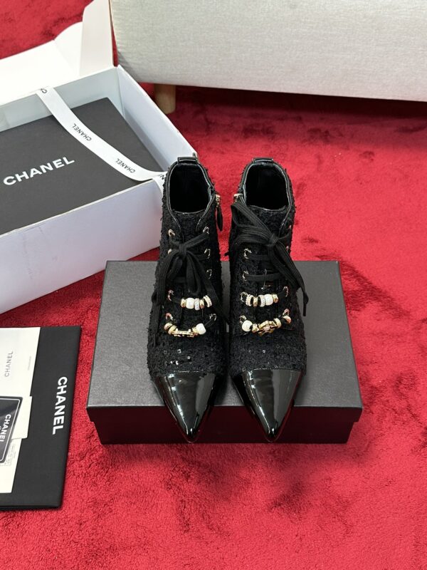 New Collection Chanel Shoes 386