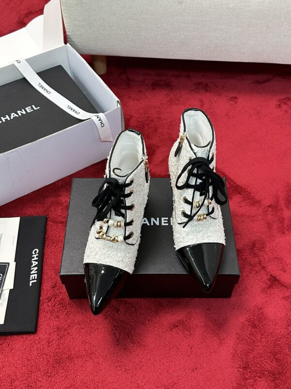 New Collection Chanel Shoes 386