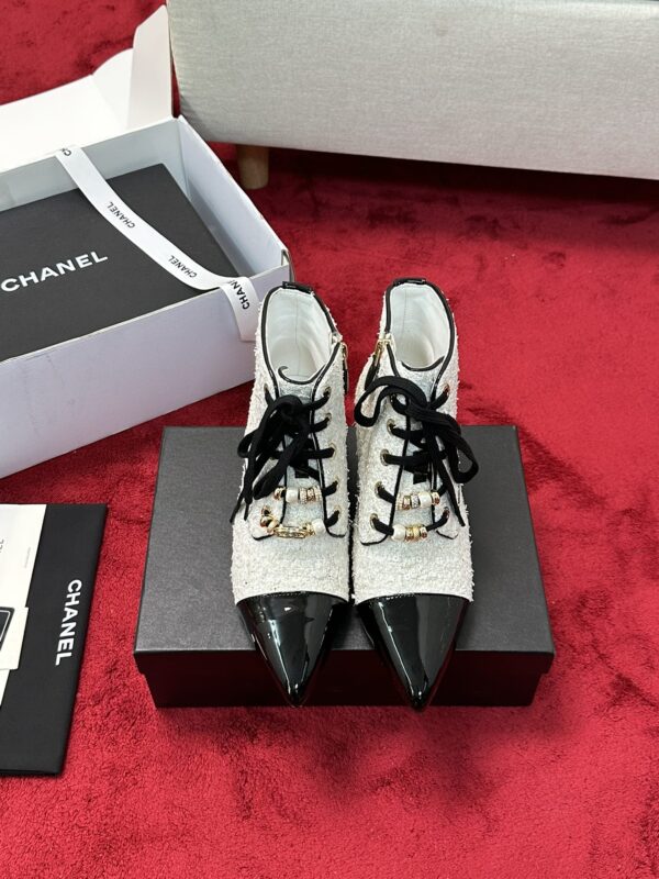 New Collection Chanel Shoes 386