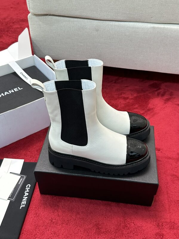 New Collection Chanel Shoes 391