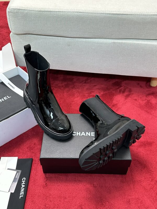 New Collection Chanel Shoes 391