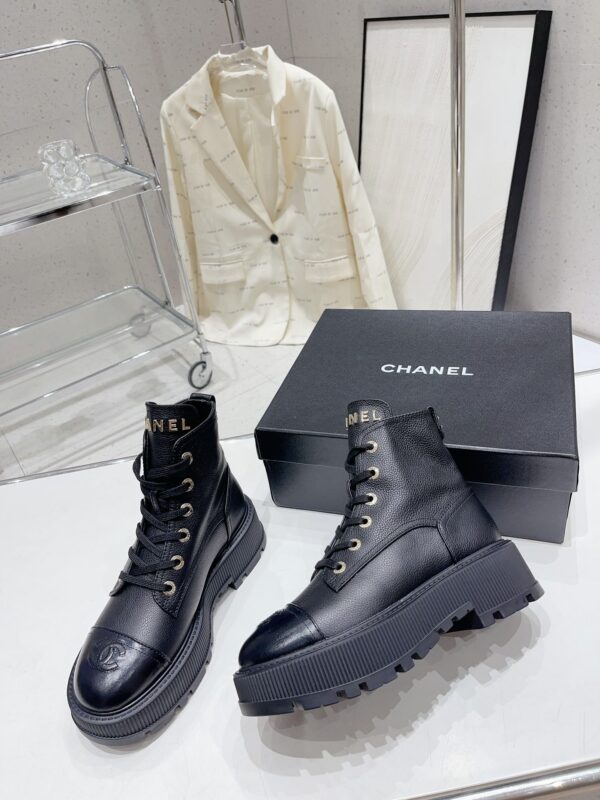 New Collection Chanel Shoes 402