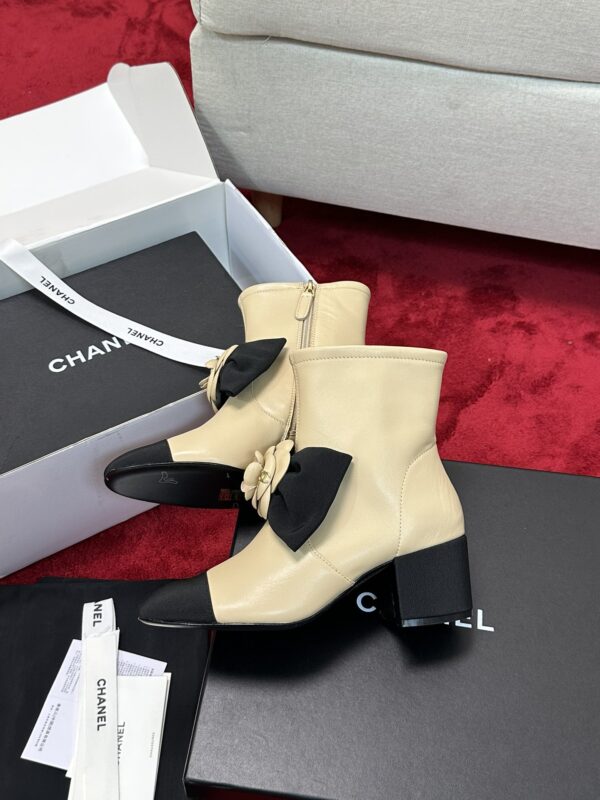 New Collection Chanel Shoes 392